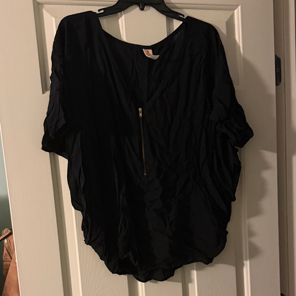 Black Women's Top with Zipper Detail
